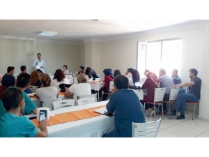 Psikolog Mert Dravor Tarafından İletişim Eğitimi Verildi