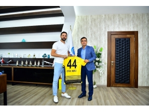 Erol Bulut’tan Eski Başkan Mumcu’ya Forma Sürprizi