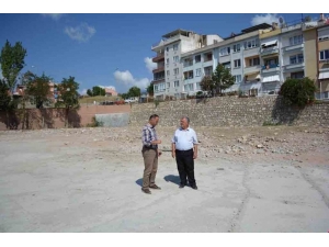 Kaymakam Çalık, Anadolu Lisesi İnşaat Alanını İnceledi