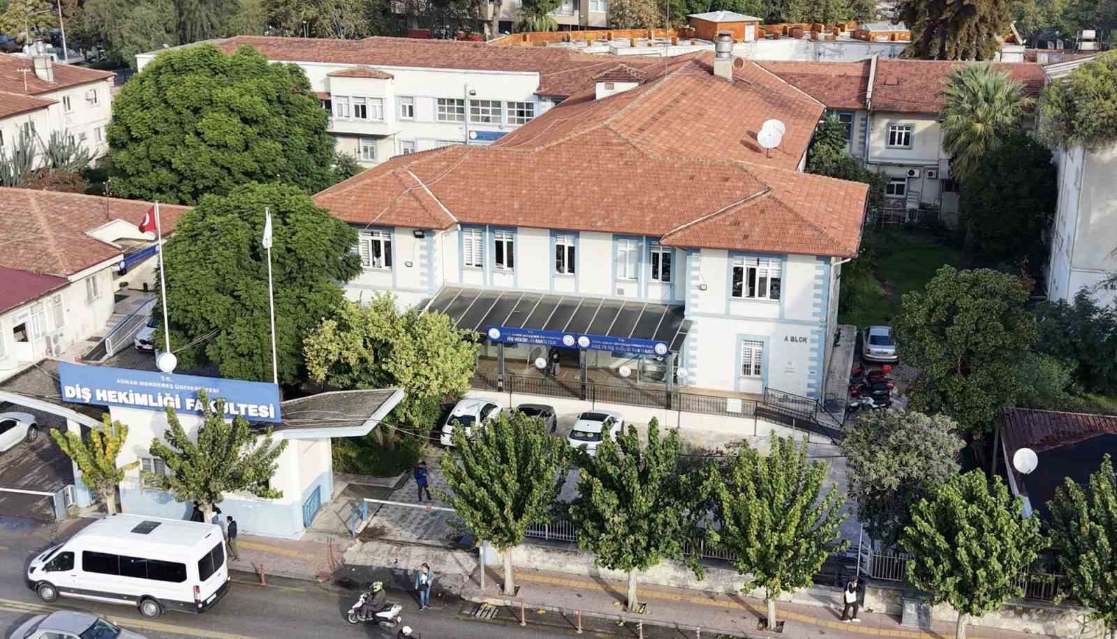 adu-dis-hekimligi-fakultesi-2025-yilinda-103-lisans-16-uzmanlik-ogrencisini-mezun-etti