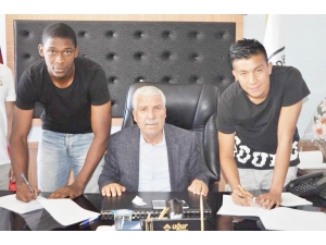 Kolombiyalı Futbolcularla Resmi Sözleşme İmzalandı