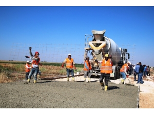Büyükşehir’de Beton Yol Uygulaması Sürüyor