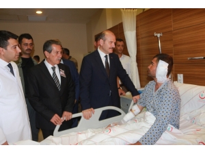 Bakan Soylu, Yaralı Askerleri Ziyaret Etti