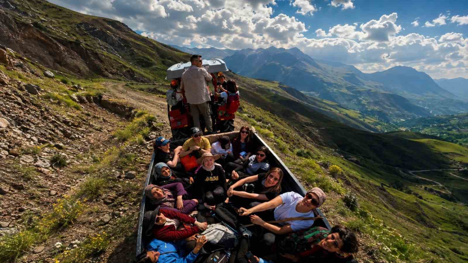 sosyal-medyada-gorup-akin-ediyorlar-erzincan-in-sakli-yaylasi