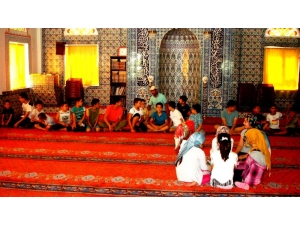 Sarıgöl’de Kur’an Kursunu Bitiren Çocuklara Mangal Keyfi