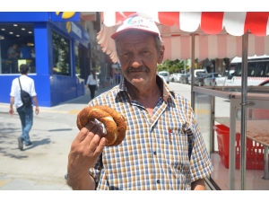 Bilecik’te Simit Hala 1 Liraya Satılıyor
