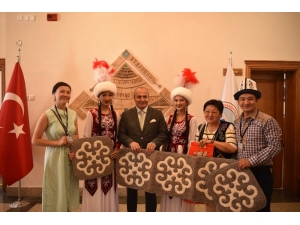 Taşköprü’de Yabancı Folklor Gruplarıyla Resepsiyon Yapıldı