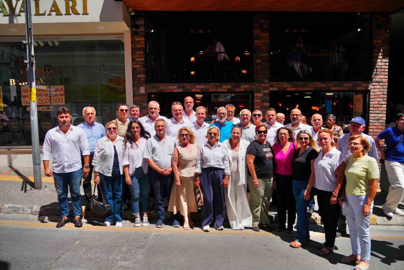ayvalik-belediye-baskani-mesut-ergin-chp-den-istifa-etti