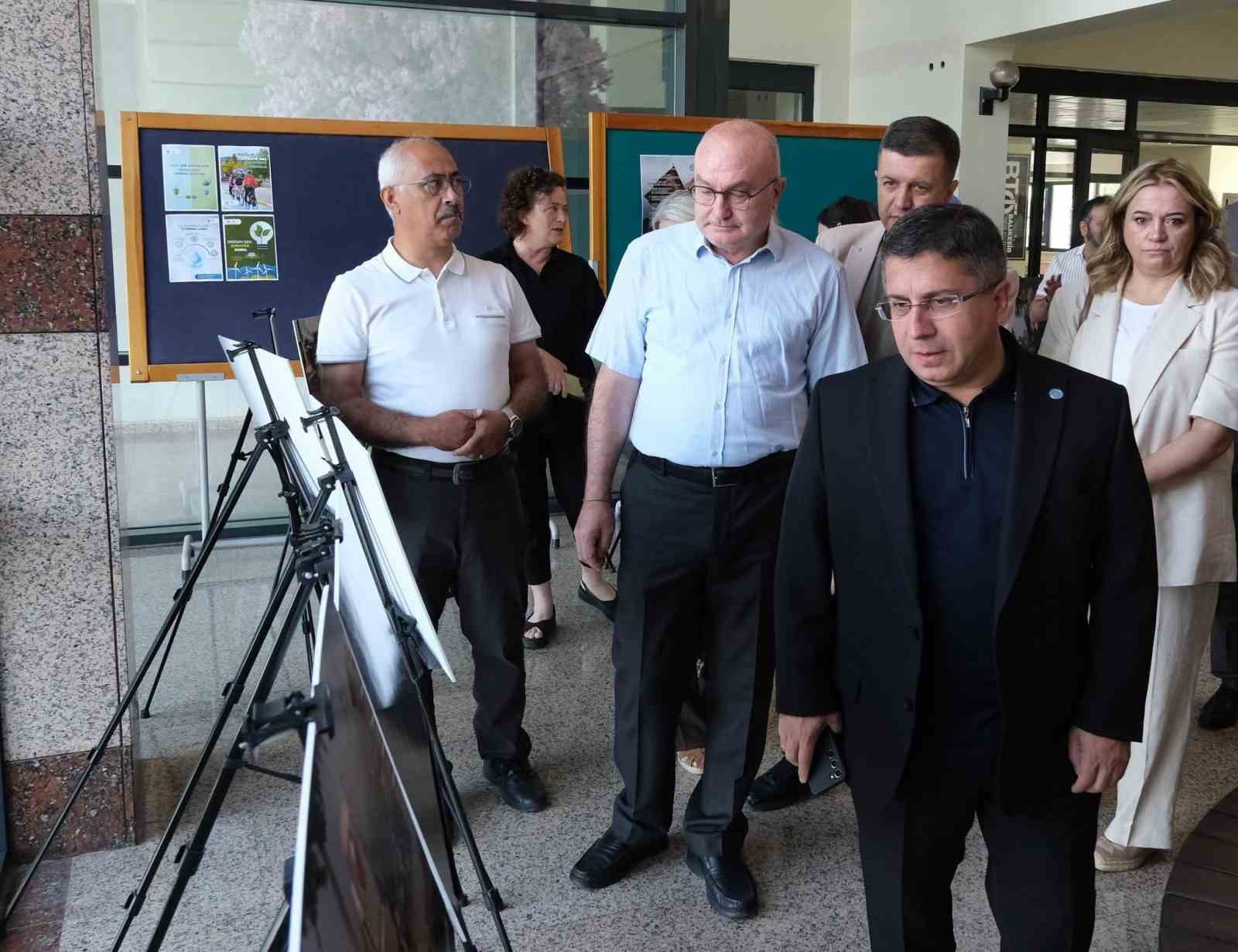 15-temmuz-demokrasi-ve-milli-birlik-gunu-fotograf-sergisi-ziyarete-acildi