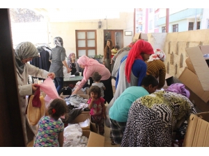 İhtiyaç Sahiplerine Kıyafet Dağıtımında Sone Gelindi