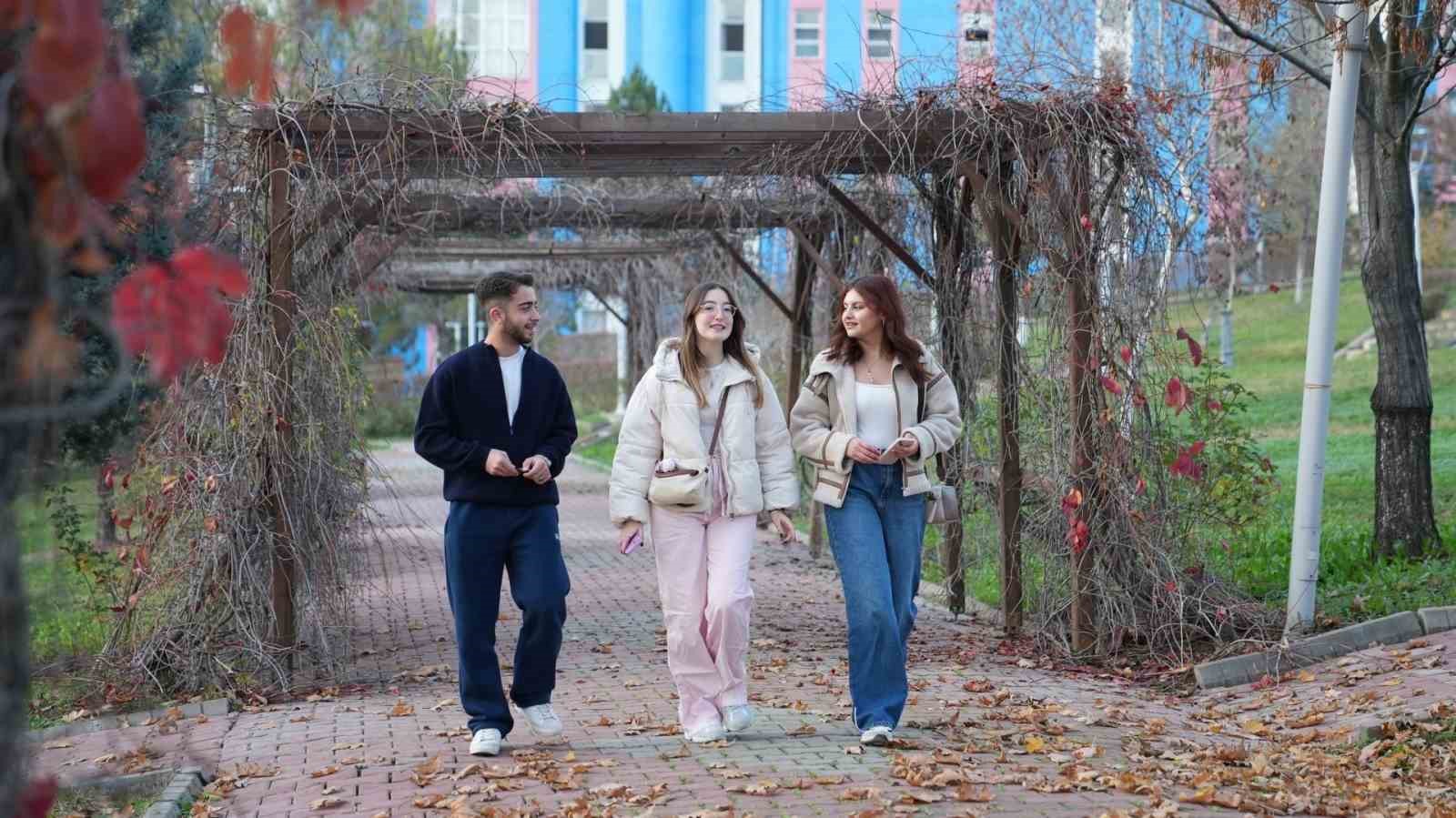 karabuk-ogrenci-kenti-kimligini-guclendiriyor