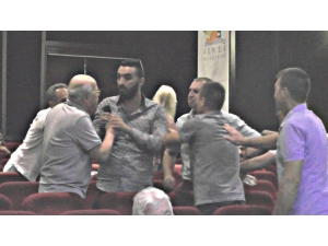 Chp Danışma Kurulu Toplantısında Muharrem İnce’ye Hakaret Arbedesi