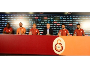 Galatasaray’da Toplu İmza Töreni