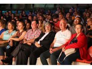 “Erdal Tosun, Burhaniye İle Özdeşleşmiş Bir Sanatçıydı