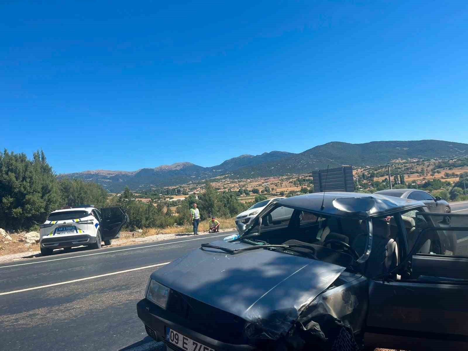 seydikemer-de-otomobil-ile-motosiklet-carpisti-1-olu-2-yarali