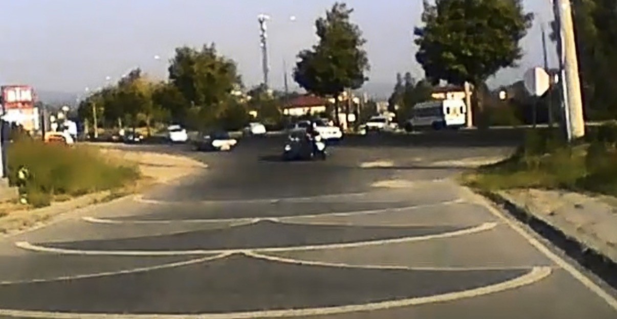 duzce-de-otomobil-ile-motosiklet-carpisti-1-yarali