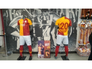 Gs Store’da Emre Akbaba Yoğunluğu