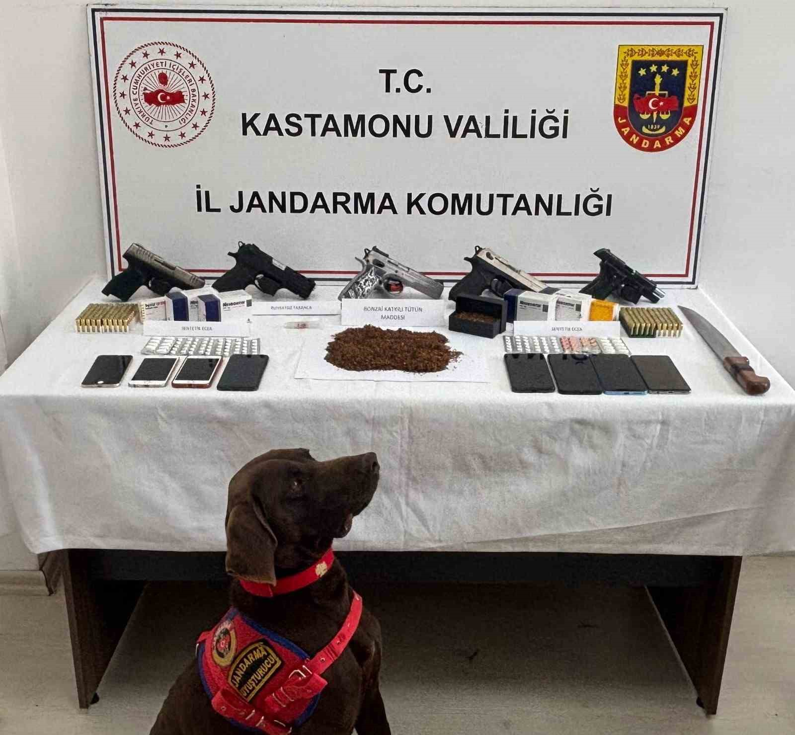 kastamonu-da-uyusturucu-operasyonu-9-gozalti