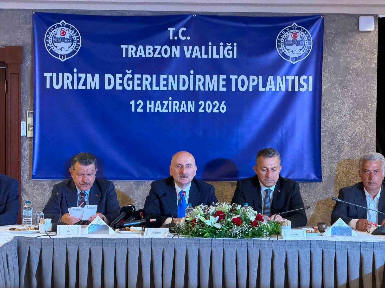 trabzon-a-gelen-yabanci-turist-azaldi-yerli-turist-artti