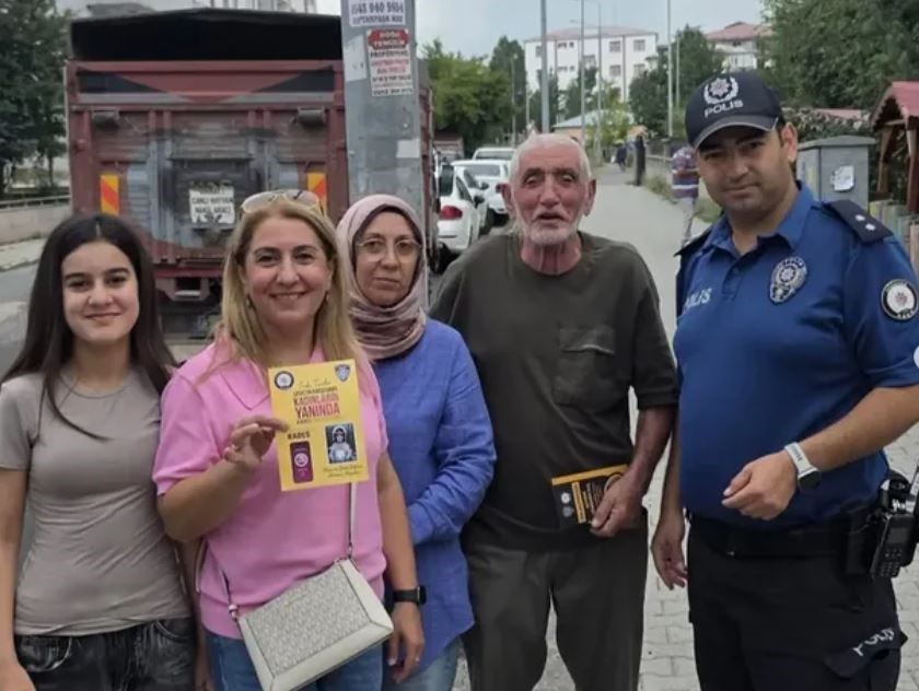 polis-vatandaslari-bilgilendirdi