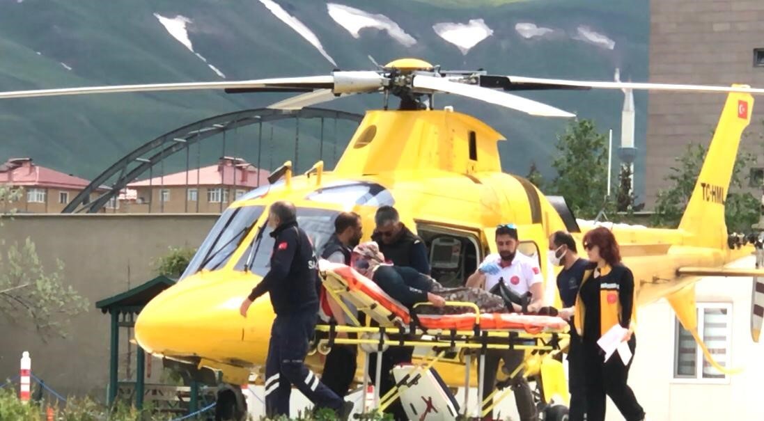 erzurum-da-zamana-karsi-yaris-kalp-krizi-geciren-hasta-ambulans-helikopterle-hastaneye-yetistirildi