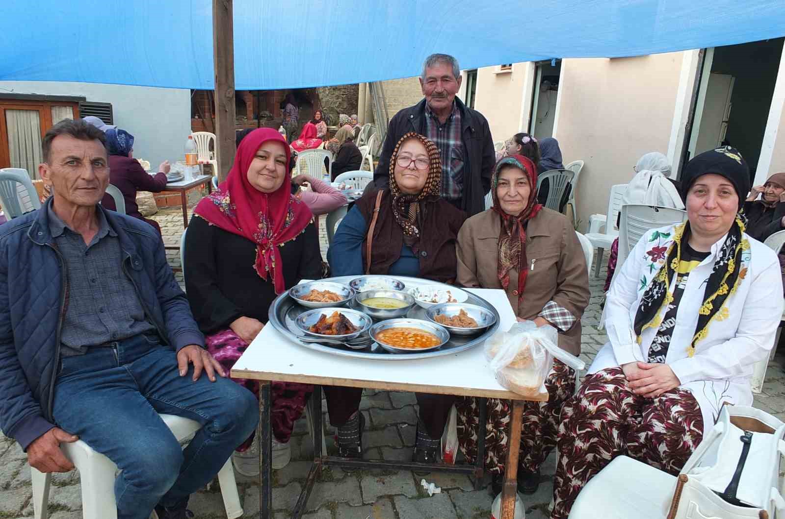 burhaniye-de-dugun-yemegi-kulturu-devam-ediyor