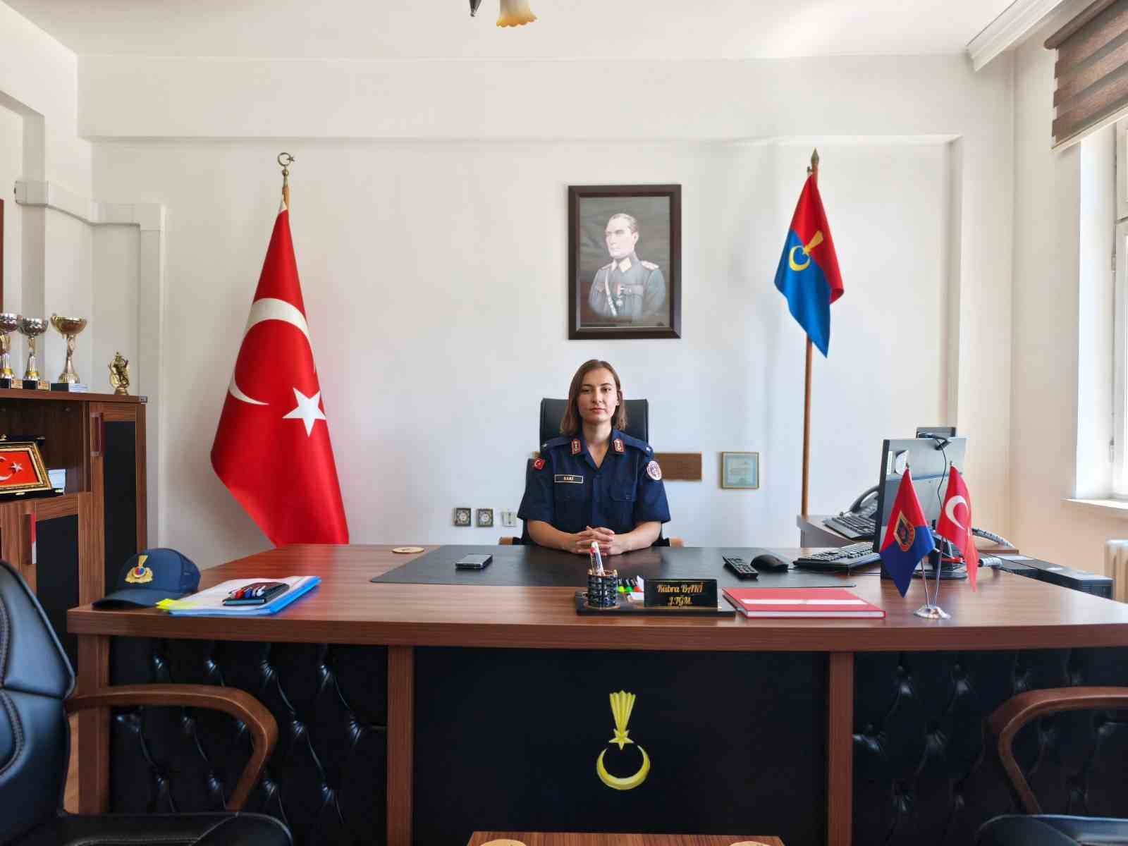 tokat-ta-ilk-kez-bir-kadin-ilce-jandarma-komutanligi-gorevine-atandi