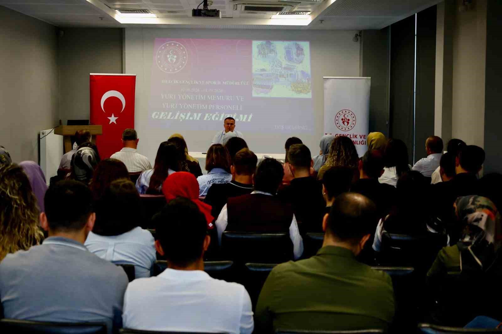 bilecik-te-yurt-yonetim-memurlari-ve-personeline-egitim