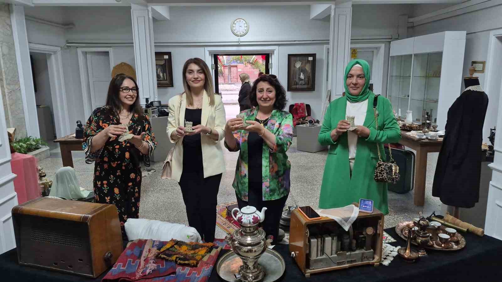 eskisehir-olgunlasma-enstitusu-nun-yasayan-hatiralar-ani-sergisi-buyuk-ilgi-gordu