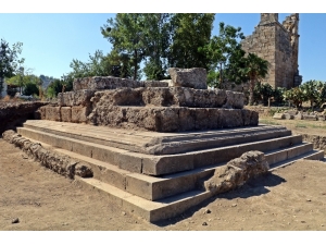 Dünyanın İlk Kadın Belediye Başkanının Mezarı Gün Yüzüne Çıktı