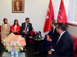 Ak Parti’den Chp’ye Bayram Ziyareti