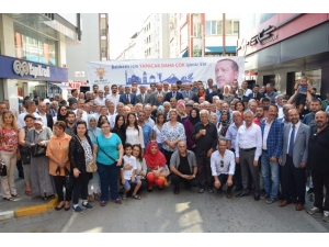 Ak Parti’den Miting Gibi Bayramlaşma