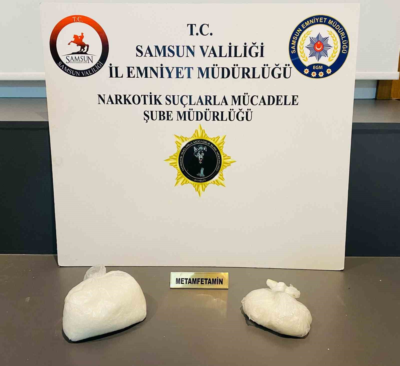 uyusturucu-operasyonunda-1-kilo-metamfetamin-ele-gecirildi