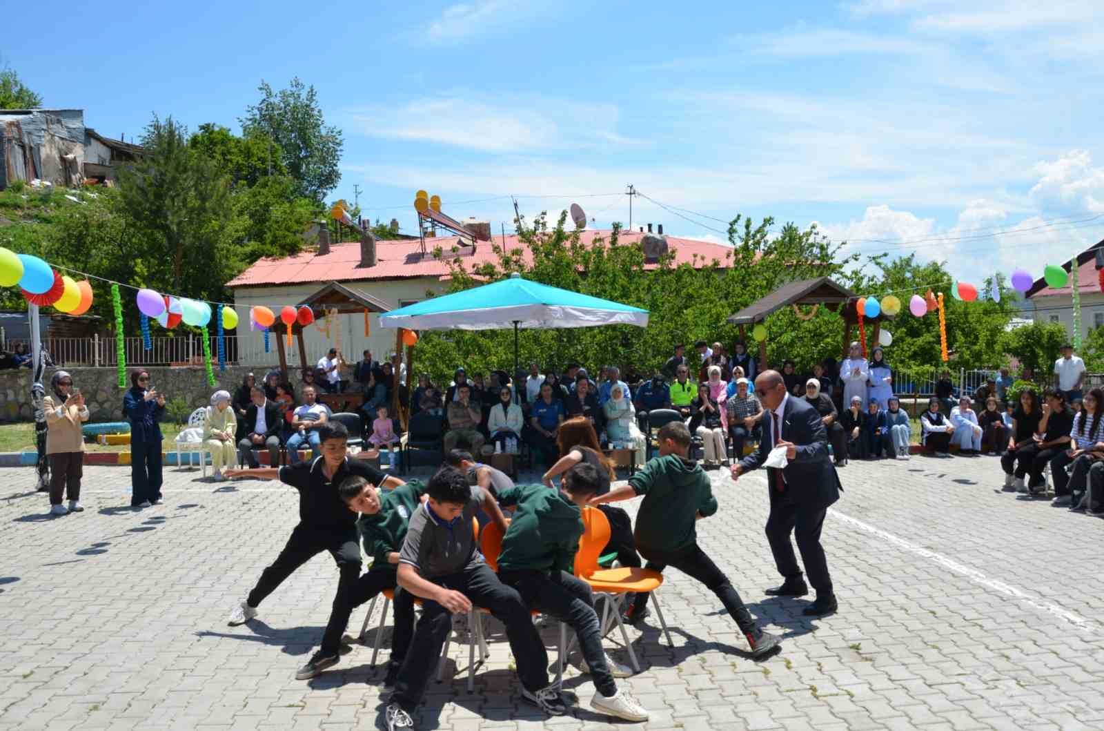 tercan-da-yilsonu-senligi-coskusu