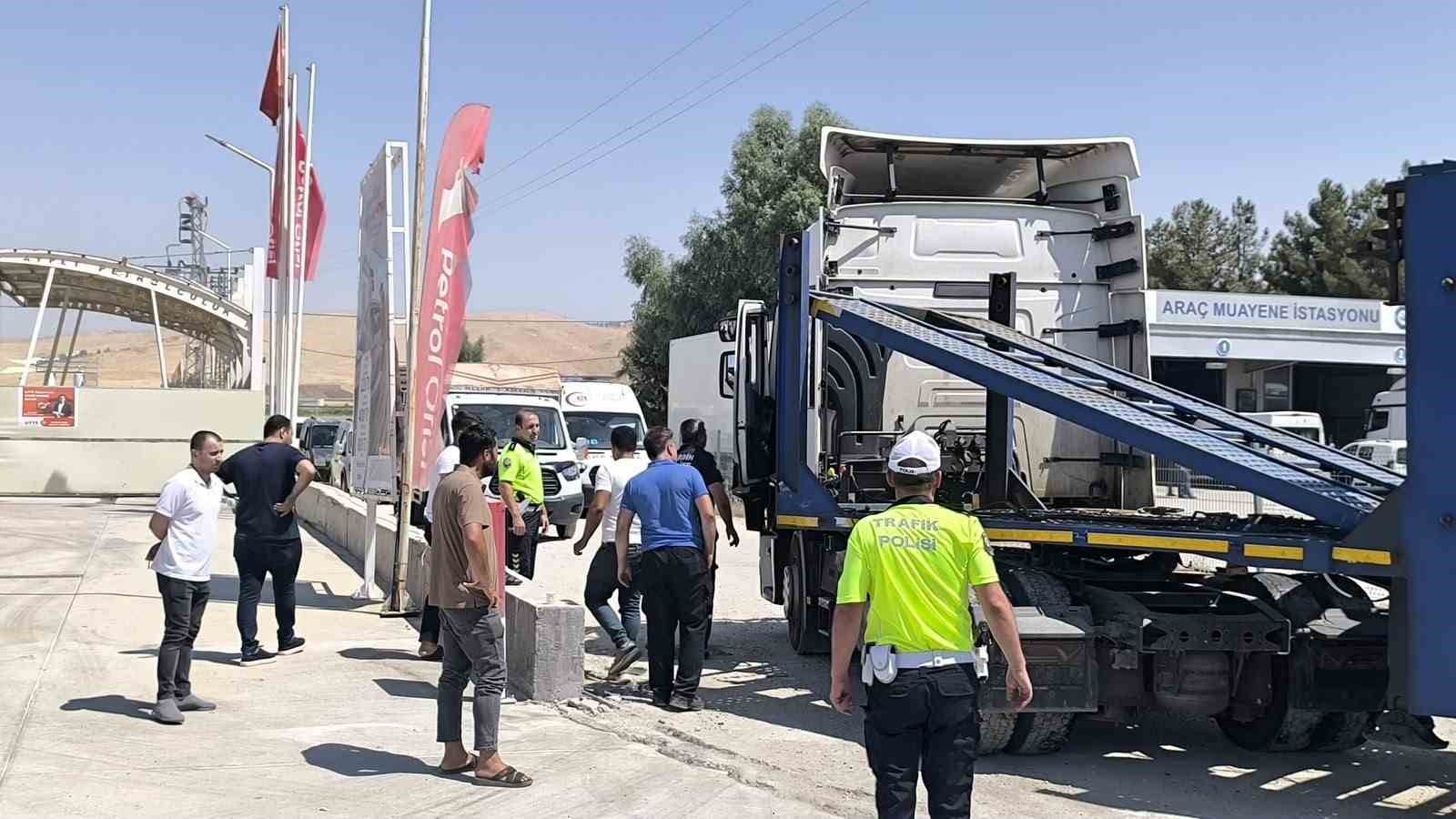 mardin-de-iki-tir-carpisti-1-yarali
