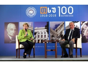 Merkel, Gürcistan’ın Ab’ye Katılımını Destekliyor