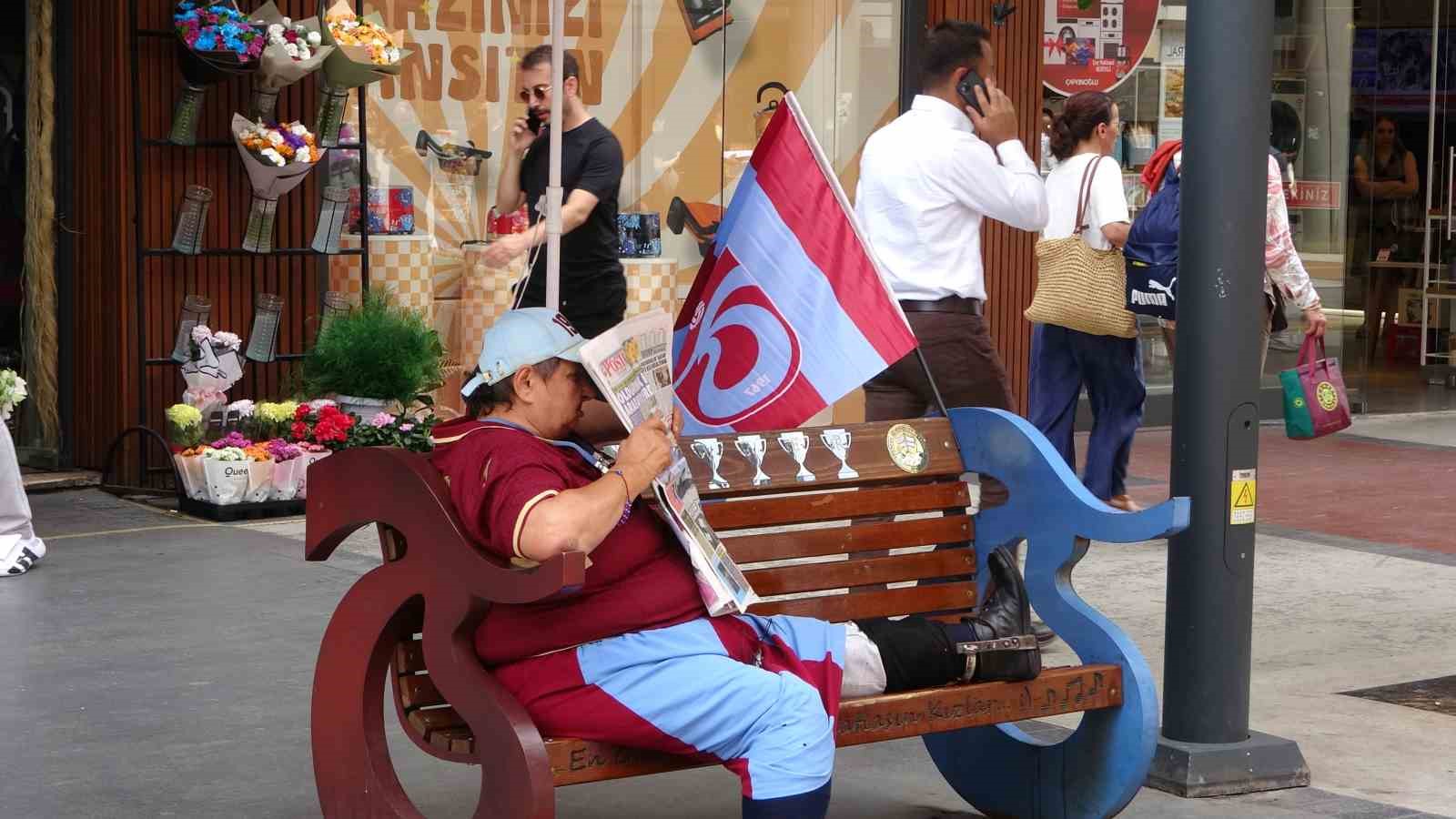 trabzon-da-7-den-70-e-herkes-salah-i-bekliyor