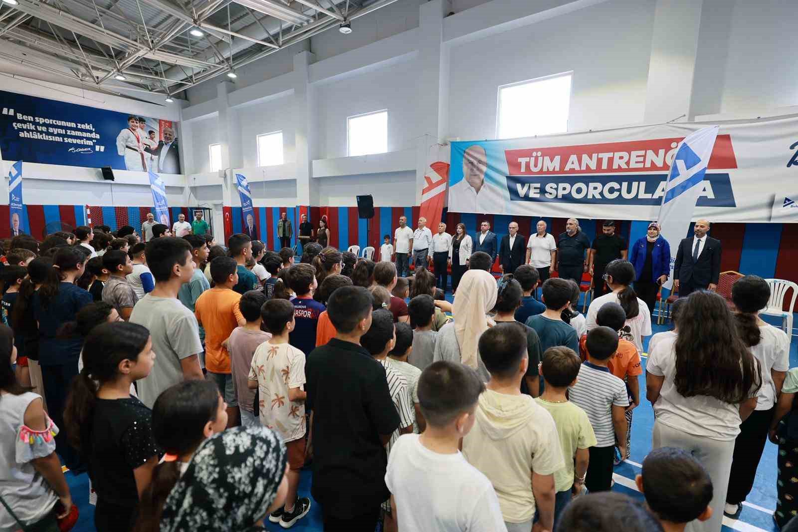 yuregir-belediyesi-yaz-spor-okullari-coskuyla-basladi