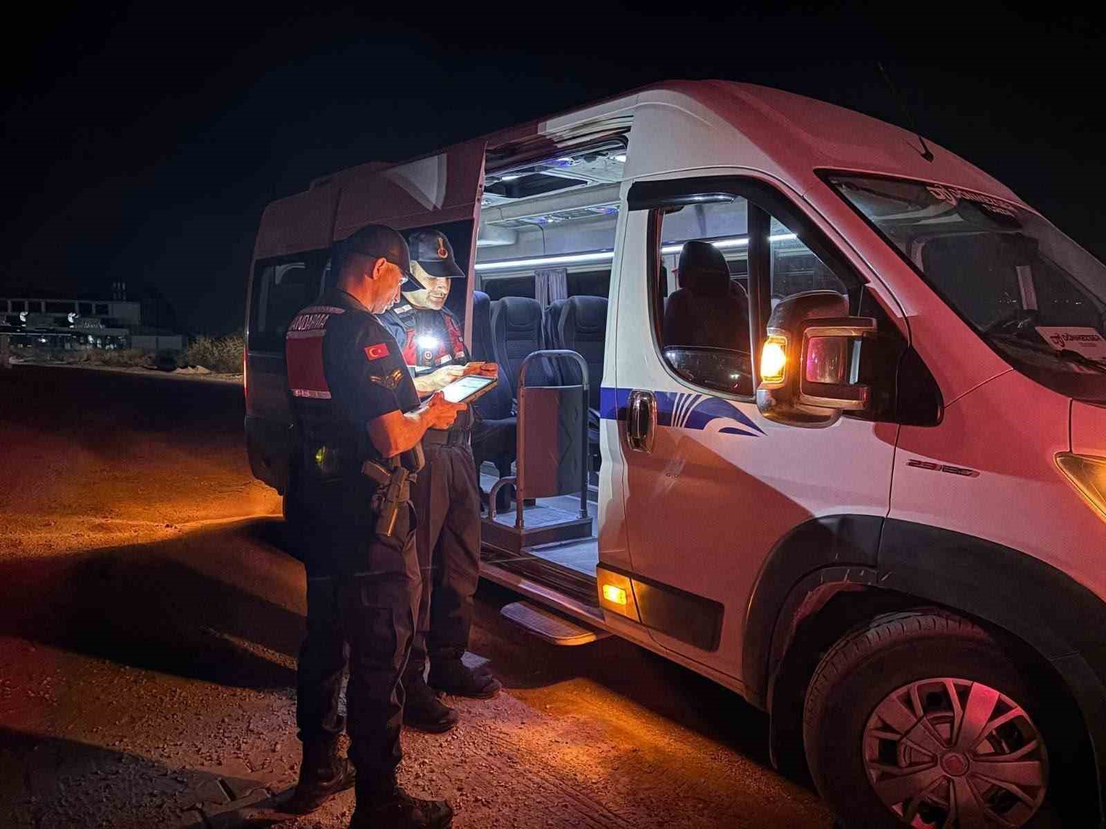 manisa-da-jandarmadan-gece-denetimi