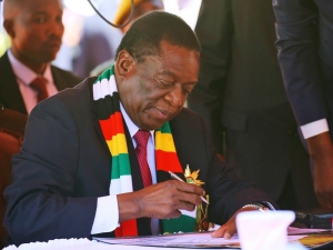 Zimbabve’nin Yeni Devlet Başkanı Mnangagwa Yemin Etti