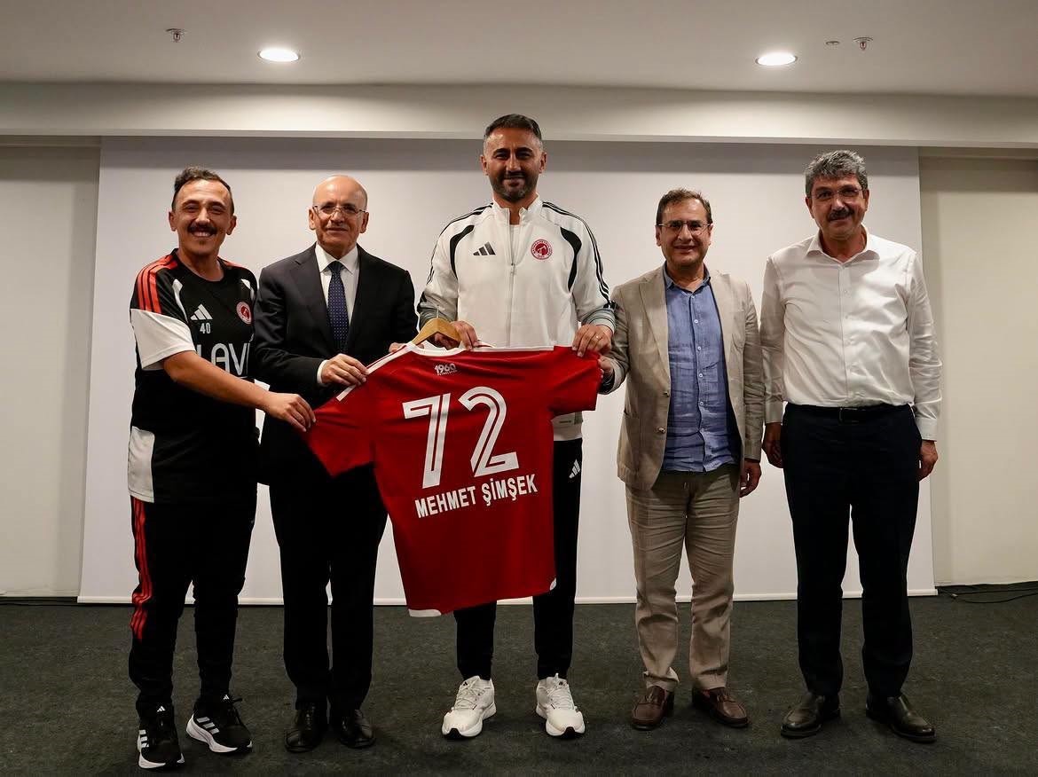 bakan-simsek-bolu-kampindaki-batman-petrolspor-u-ziyaret-etti