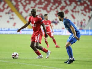 Spor Toto Süper Lig: Demir Grup Sivasspor: 0 - Kasımpaşa: 1 (İlk Yarı)