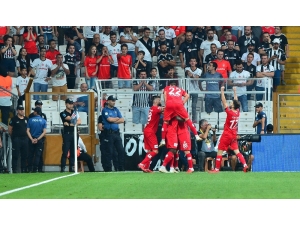 Spor Toto Süper Lig: Beşiktaş: 1 - Antalyaspor: 3 (İlk Yarı)