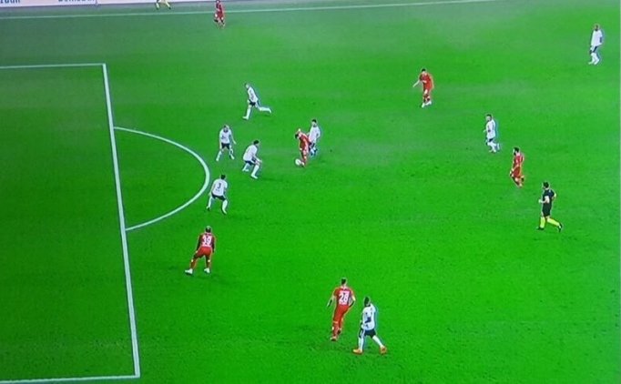 Beşiktaş-Antalyaspor Maçında Tartışmalı Var Kararı!