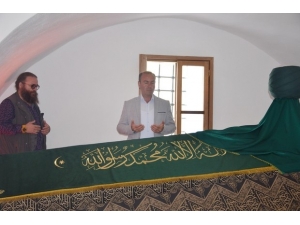 Bayram Tatilinde Şeyh Edebali Türbesi’ni Binlerce Kişi Ziyaret Etti