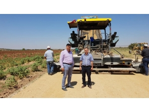 Köy Yollarının Asfaltlanma Çalışları Sürüyor