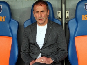 Spor Toto Süper Lig: Başakşehir: 1 - Akhisarspor: 1 (İlk Yarı)