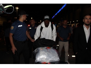 Trabzonspor Caleb Ekuban’ı Trabzon Getirdi