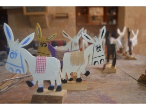 Emekçi Eşekler Satışa Çıkıyor