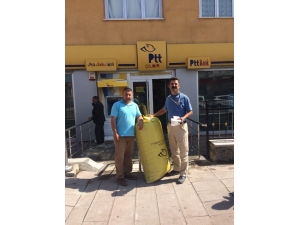 Dördüncü Kapaklarda Yola Çıktı